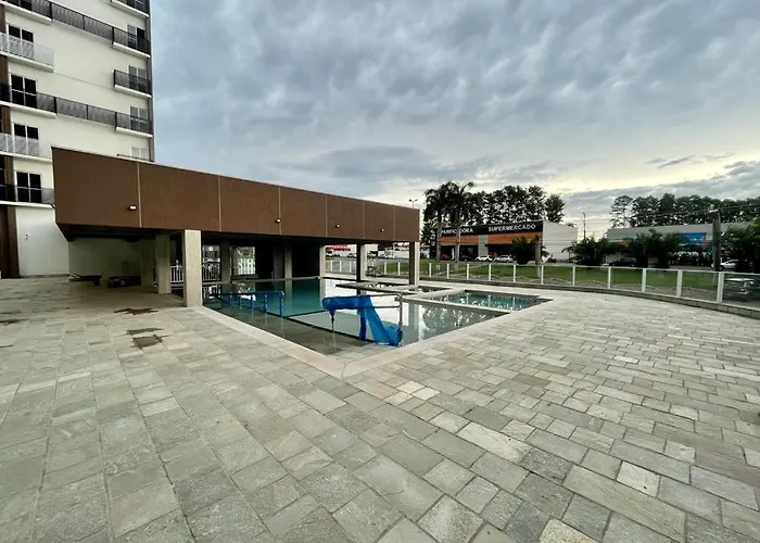 Spazzio Diroma Com Opcoes De Refeicoes E Acesso Ao Acqua Parque Diroma