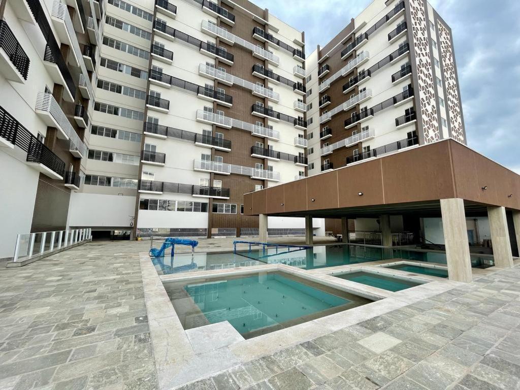 Spazzio Diroma Com Opcoes De Refeicoes E Acesso Ao Acqua Parque Diroma Caldas Novas