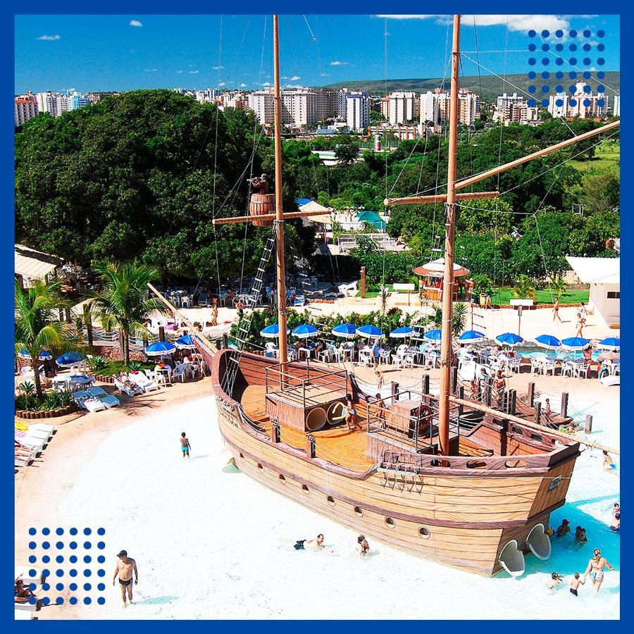 Spazzio Diroma Com Opcoes De Refeicoes E Acesso Ao Acqua Parque Diroma Caldas Novas