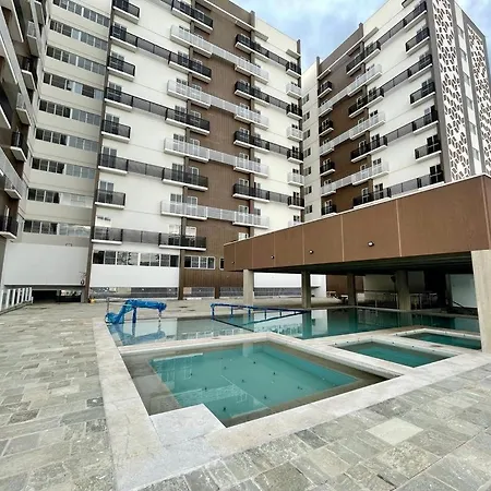 Spazzio Diroma Com Opcoes De Refeicoes E Acesso Ao Acqua Parque Diroma Caldas Novas Exterior photo